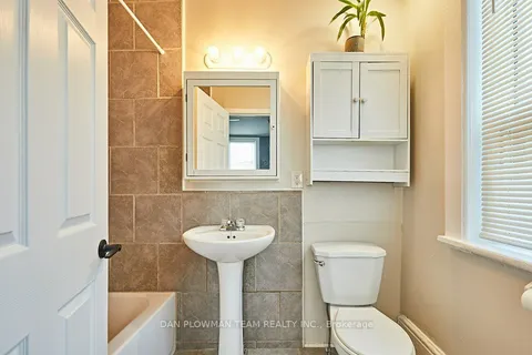 20 Queen St, Kawartha Lakes, ON K9V 1E9