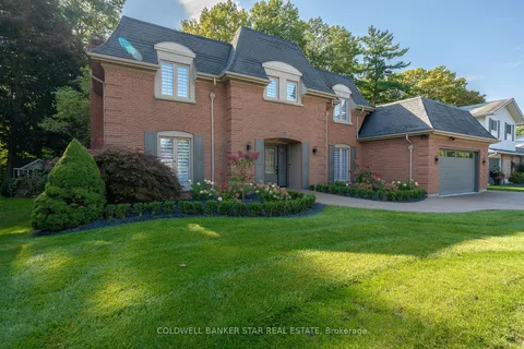 15 Ridge Blvd, Tillsonburg, ON N4G 2S6