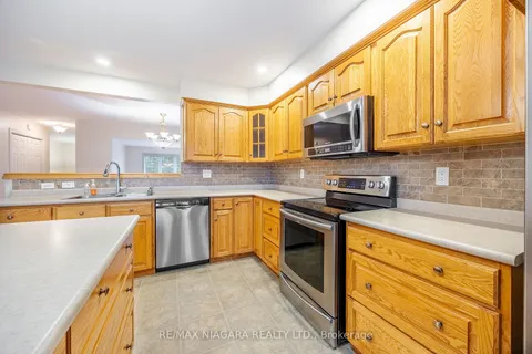 65 Arbour Glen Dr, St. Catharines, ON L2W 1C6