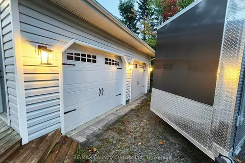 112 Bay Shore Dr, Faraday, ON K0L 1C0