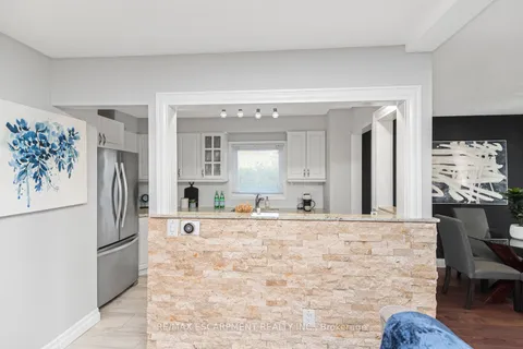 120 Aylmer Cres, Hamilton, ON L8J 1K3