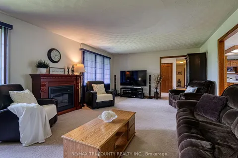916 Norfolk Cnty Rd 28, Norfolk, ON N0E 1G0