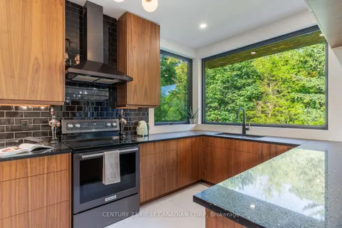 151 St Andrew St, St. Marys, ON N4X 1C3