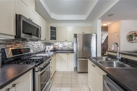 39 Bankfield Cres, Hamilton, ON L8J 0C1