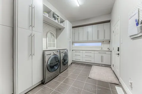 98 Deer Creek St, Kitchener, ON N2A 0J5