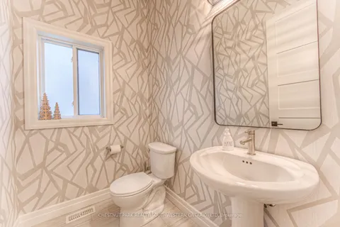 98 Deer Creek St, Kitchener, ON N2A 0J5