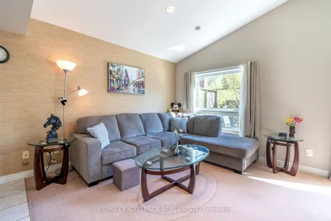 533 Langlaw Dr, Cambridge, ON N1P 1H8
