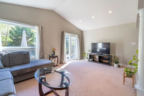 533 Langlaw Dr, Cambridge, ON N1P 1H8