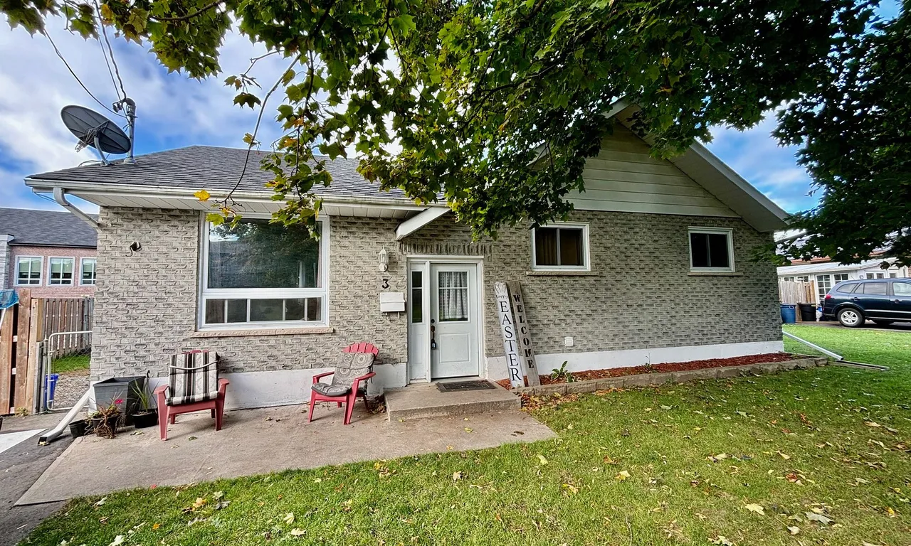 3 Caroline St, Kawartha Lakes, ON K9V 1T2