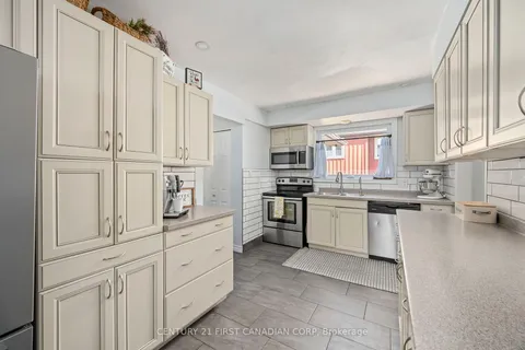59 Downing Cres, London, ON N6C 3C7