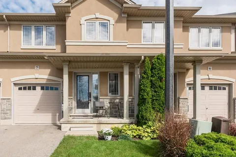 615 Rymal Rd, Hamilton, ON L8W 0B6