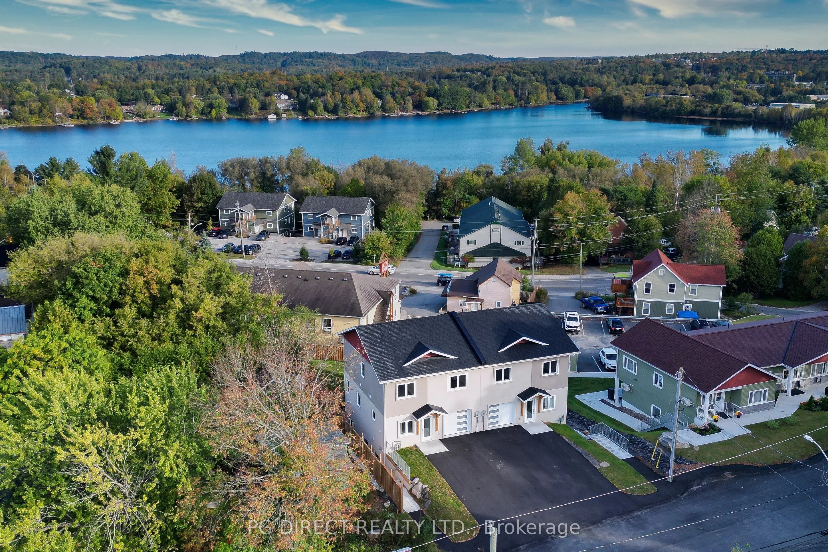 14 East Elliott Street, Huntsville, ON P1H 1W8