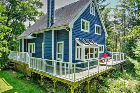 11 Woodworth Dr, Kawartha Lakes, ON K0M 1A0