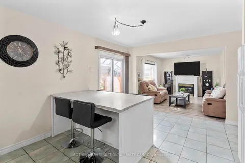 50 Eaglewood Dr, Hamilton, ON L8W 3J2