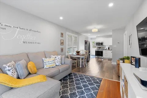 107 Byron St, Quinte West, ON K8V 2Y3