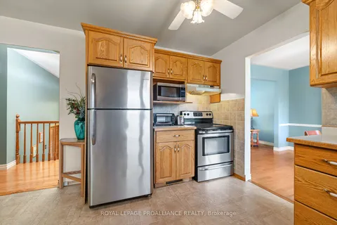 154 Jeffrey Dr, Quinte West, ON K8V 5P8