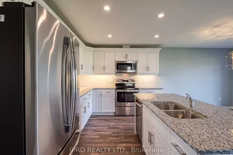 28 Minler St, Ingersoll, ON L8J 0J6