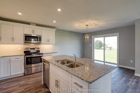 28 Minler St, Ingersoll, ON L8J 0J6