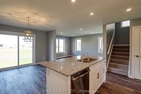 28 Minler St, Ingersoll, ON L8J 0J6