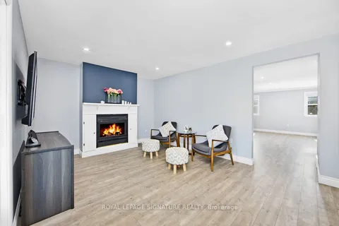 77 Mulberry Dr, Cambridge, ON N3C 3S9