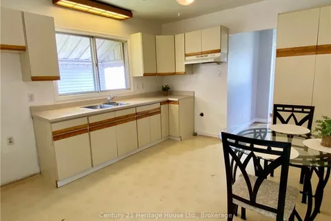 421 Chatham St, Brantford, ON N3S 4J4