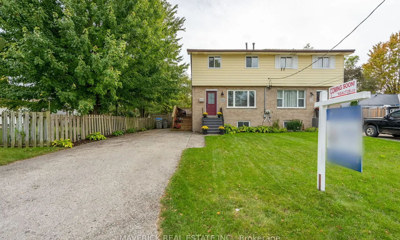 102 Clarence St, Strathroy-Caradoc, ON N7G 1H3