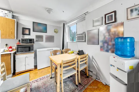 327 Queenston St, St. Catharines, ON N1A 2W5