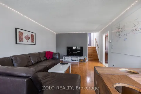 221 Admiral Dr, London, ON N5V 1H9