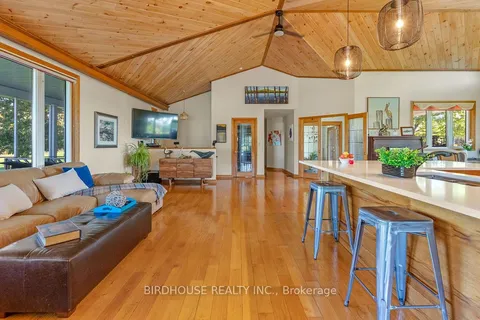 593 Pigeon Creek Rd, Kawartha Lakes, ON L0B 1K0