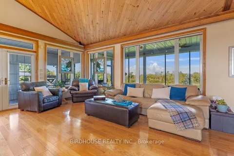 593 Pigeon Creek Rd, Kawartha Lakes, ON L0B 1K0