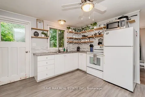 3 Wellington St, Bracebridge, ON P1L 1E8