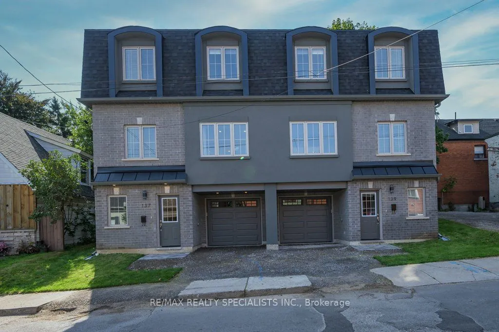 137 PETER St, Hamilton, ON L8R 1T7