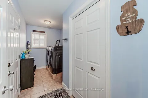 39 Ingram Dr, Guelph, ON N1E 0B1