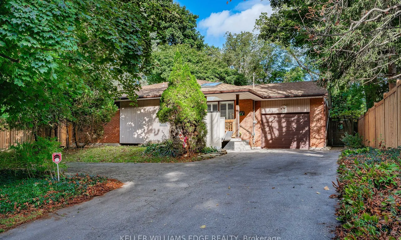 38 Osler Dr, Hamilton, ON L9H 4B1