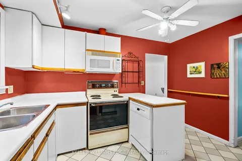 38 Osler Dr, Hamilton, ON L9H 4B1