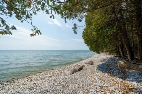 3360 COUNTY ROAD 8, Prince Edward County, ON K0K 2T0