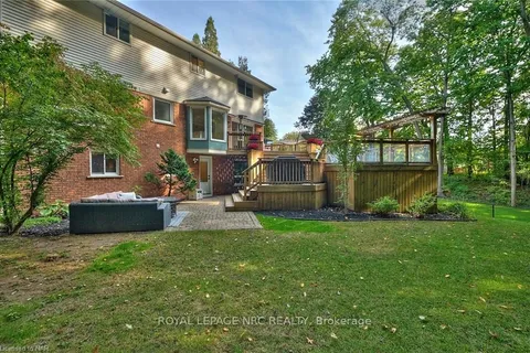 33 Berkwood Pl, Pelham, ON L0S 1E2