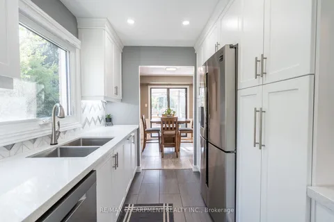 44 Mount Pleasant Dr, Hamilton, ON L8W 3H3