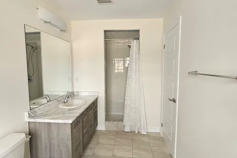 279 Gillespie Dr, Brantford, ON N3T 5L5