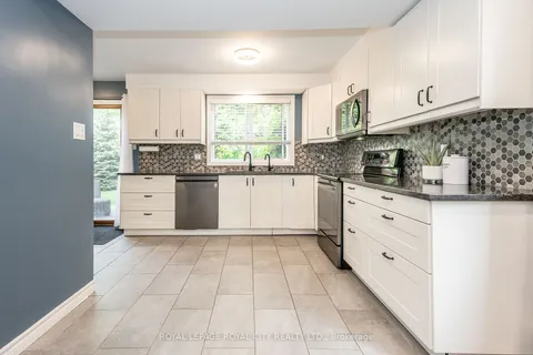 236 Ironwood Rd, Guelph, ON N1G 3G1