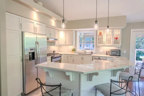 101 McGregor Dr, Kawartha Lakes, ON K0M 1A0