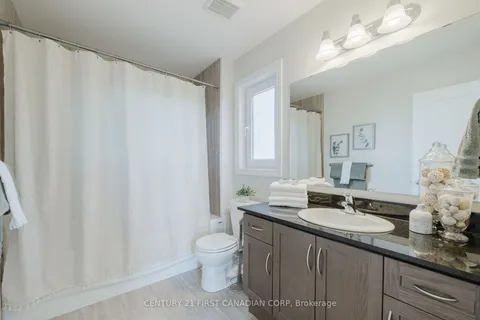 2431 Evans Blvd, London, ON N6M 0B1