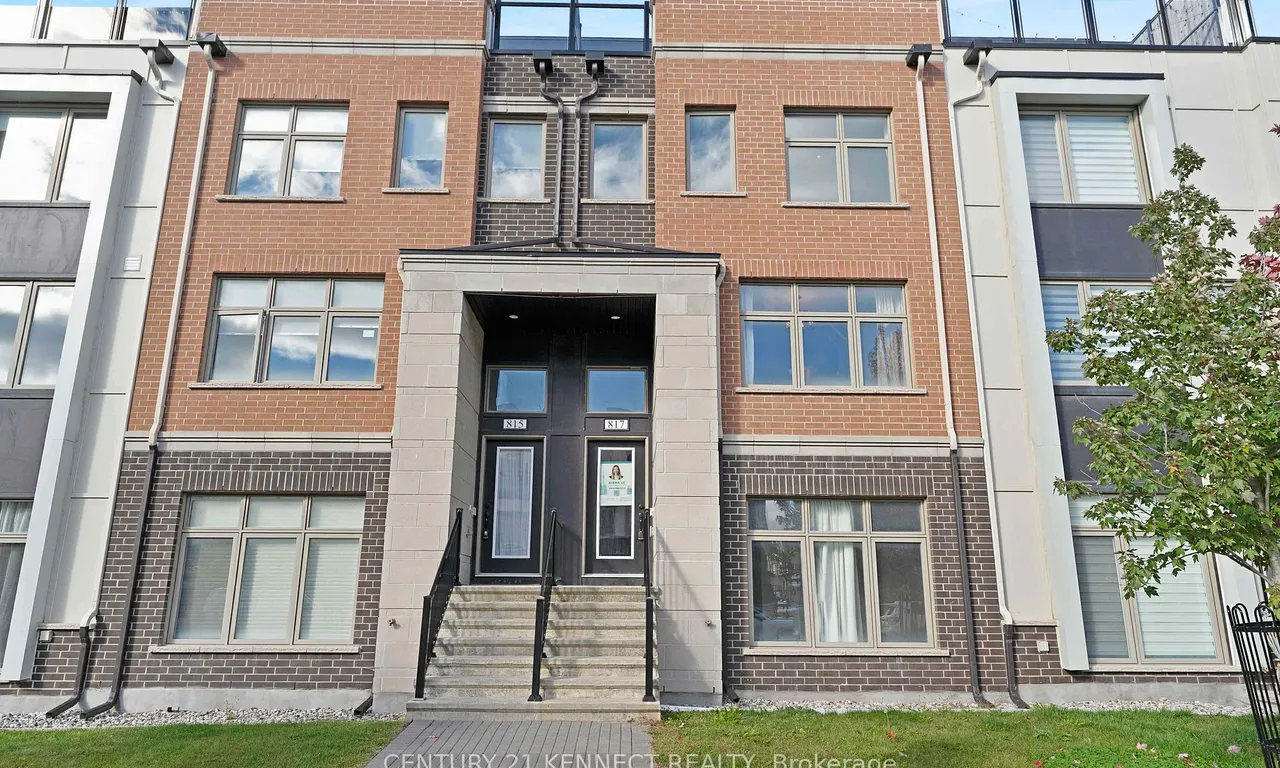 817 Mikinak Rd, Ottawa, ON K1K 4Z9