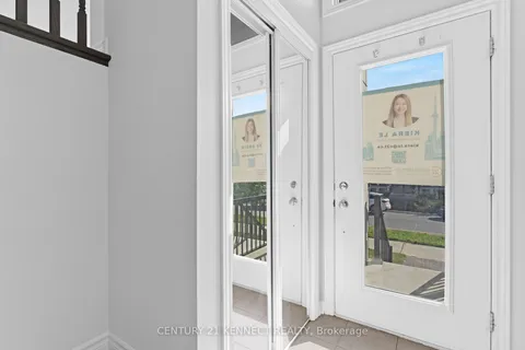 817 Mikinak Rd, Ottawa, ON K1K 4Z9