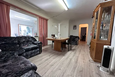 33 John St, Chatham-Kent, ON N7M 5B5