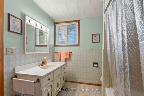 16 Leeson St, East Luther Grand Valley, ON L9W 5S5