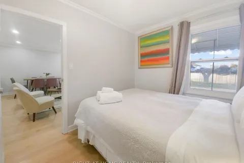 6 Perry St, St. Catharines, ON L2R 1K8