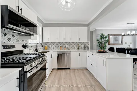 77 Inchlee Dr, Hamilton, ON L9A 1V8
