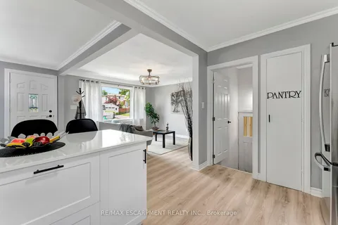 77 Inchlee Dr, Hamilton, ON L9A 1V8