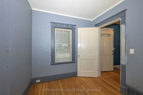 124 Brisbin St, London, ON N5Z 2L8